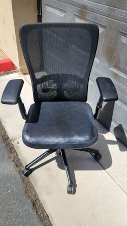 Haworth Zody Office Desk Gaming Chairs