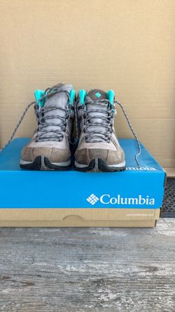 Columbia Hiking Shoe - women’s size 9