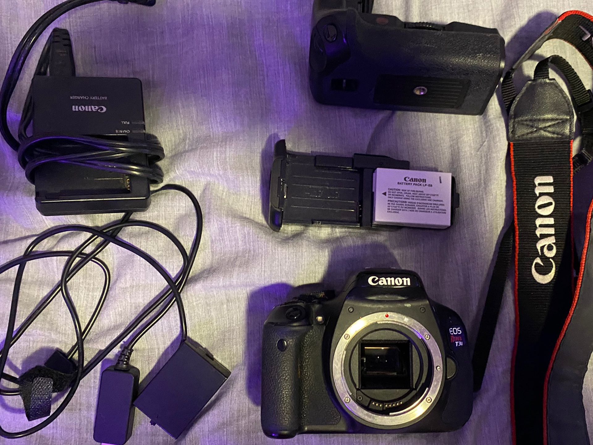 CANON T3I - SELLING AS IS CONDITION