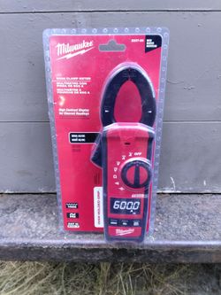 MILWAUKEE 600A 600V AC/DC CLAMP METER AC/DC