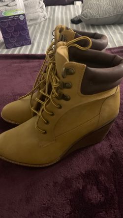 Wedge boots