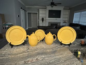 Lynne's Ceramic Dinnerware