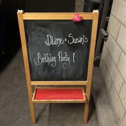 🔥 Kids Wooden Chalkboard/ Whiteboard Easel – Double-Sided – Storage Tray