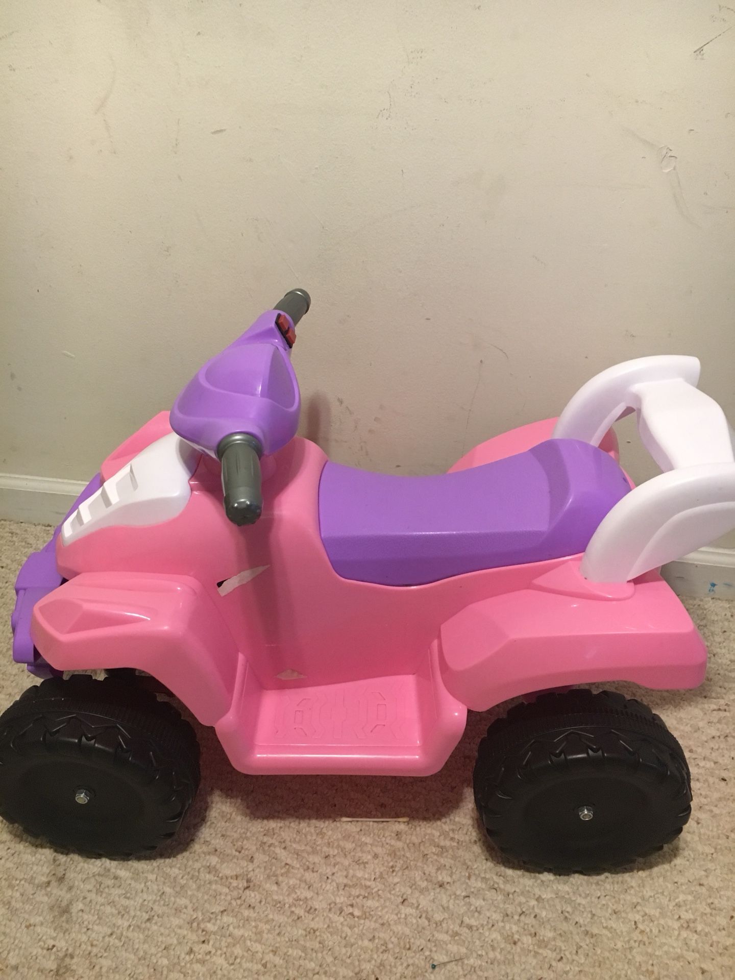 Power wheels with charger