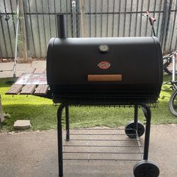 Profesional. Char-griller. Smokers