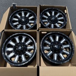 (4) 20” Fuel Wheels (Fuel Hardline)