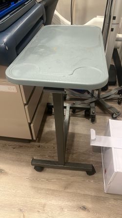 Sitting / standing table w/ wheels