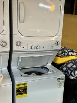 Stackable washer, dryer combo great condition