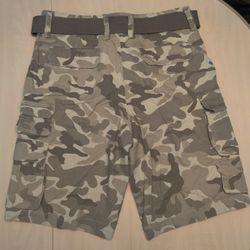 No Boundaries Cargo Shorts, size 36