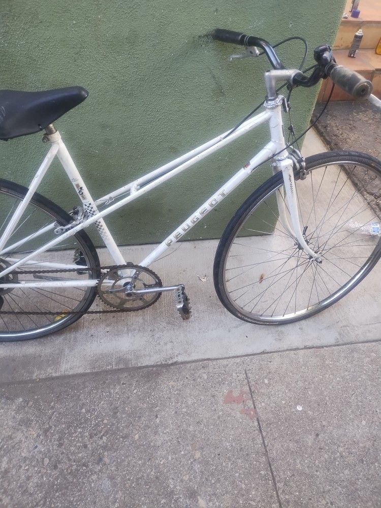 VINTAGE PEUGEOT MEDIUM STEEL 10 SPD BIKE RIDES GREAT π―