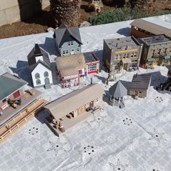 HO Scale Train Buildings, Trucks & Autos, and Building Materials 