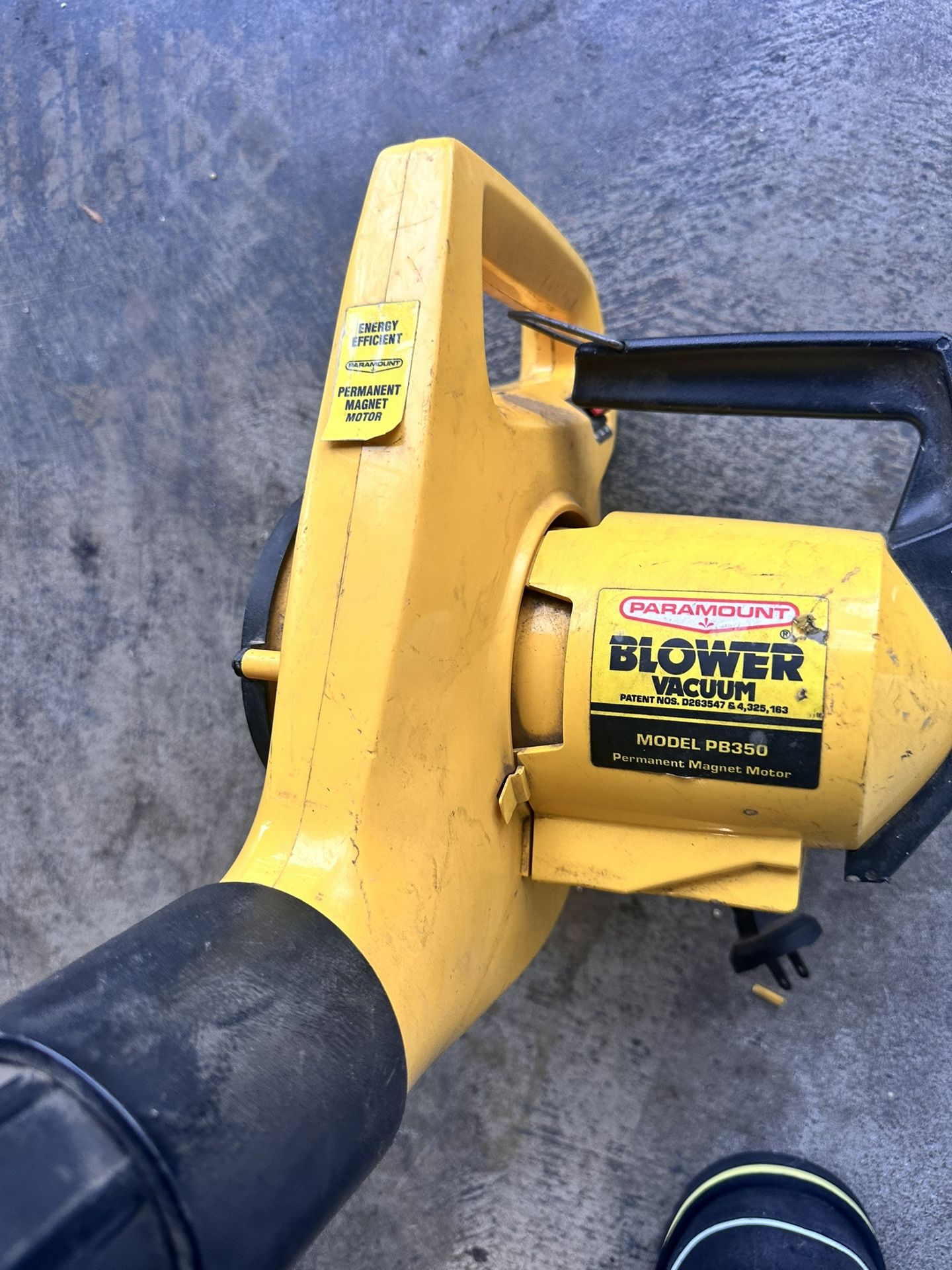 Leaf Blower