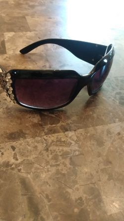 Ladies sunglasses with Rhinstones