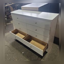 Eight drawers dresser with rails
