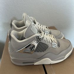 Frozen Moment Jordan 4s: Size 8 Wmns 