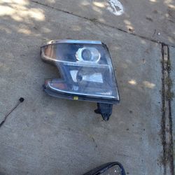 16 Tahoe Passenger Side Headlight