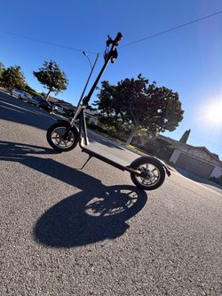 Electric scooter/ e scooter