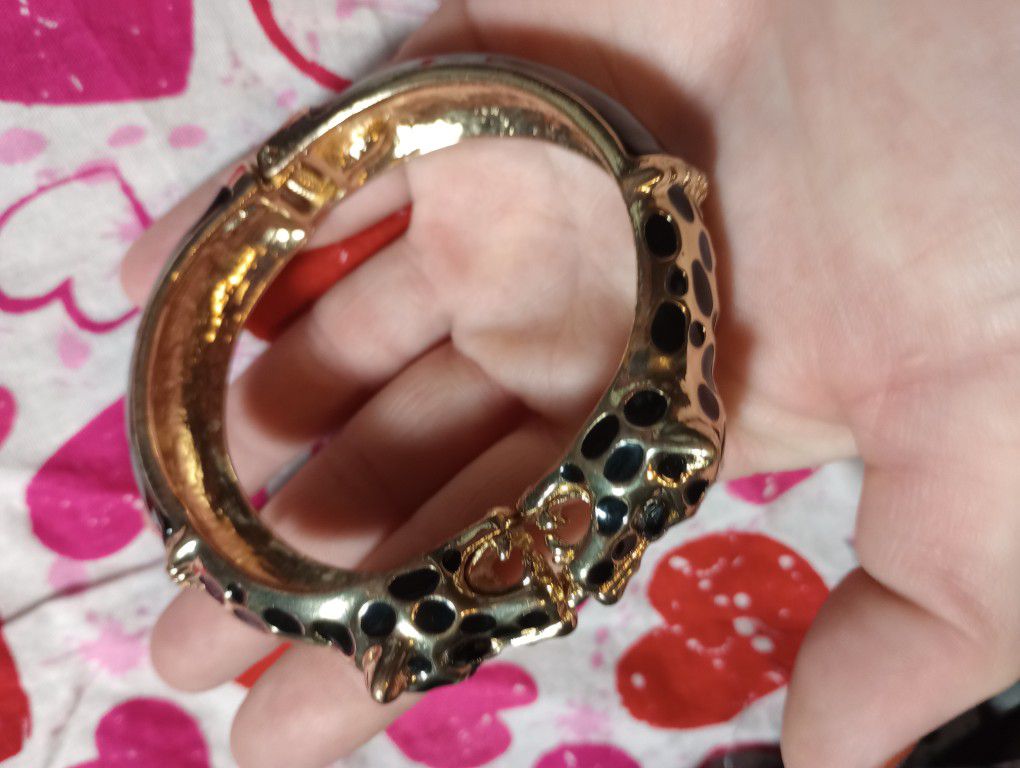NWT Black And Gold Enamel Hinged Leopard Cuff Bracelet 
