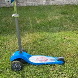 Radio Flyer Lean 'N Glide Scooter with Light Up Wheels