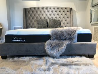 Queen bed Floor sample