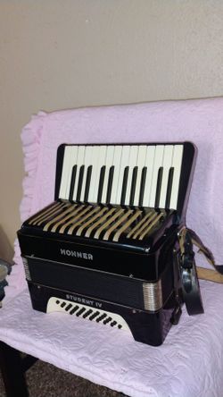 Hohner Student 25 keys no bass Accordion Acordeon