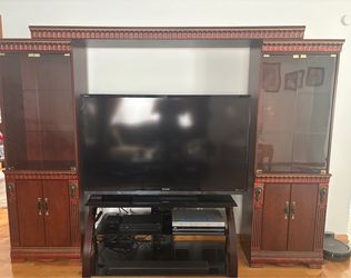TV Stand & Entertainment Center
