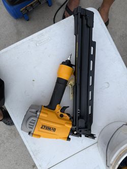 Dewalt Maquina De Clavos
