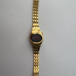 Vintage 1970s LED Digital Watch – Hughes Aircraft Co. Movement – Gold Tone Bracelet Non Working