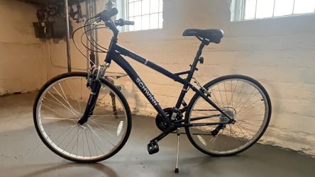 SCHIWINN THIRD AVENUE BIKE