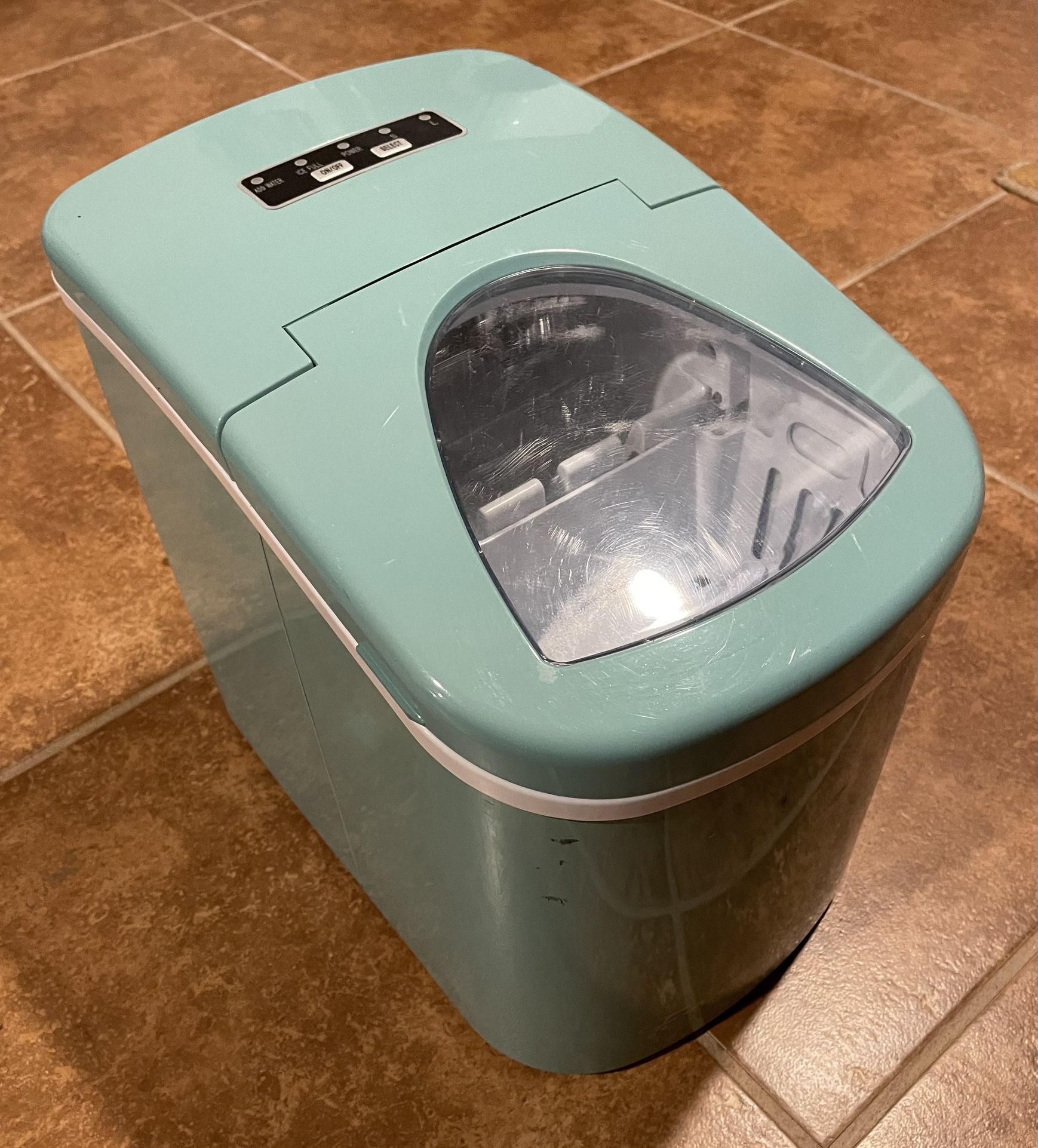 Frigidaire Ice Maker