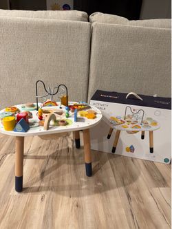 Petilou Montessori activity table