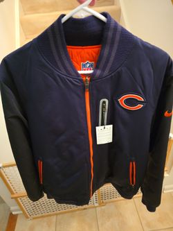 HELLO I HAVE A BRAND NEW NEVER WORN LARGE CHICAGO BEARS REVERSIBLE JACKET BY NIKE..