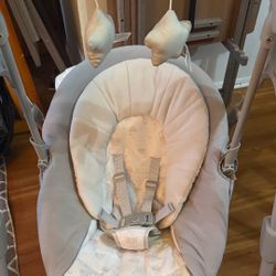 Graco Slim Spaces Baby Swing