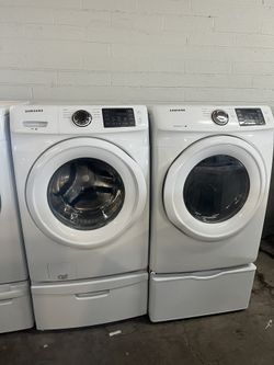 Samsung Washer & Electric Dryer with Pedestals