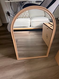 Wall mirror