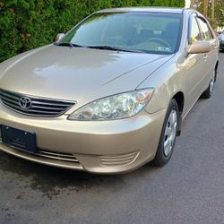 2005 Toyota Camry LE