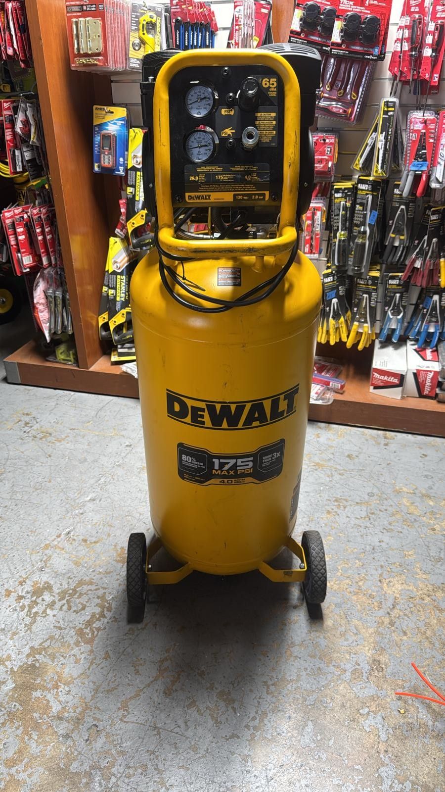 DEWALT CORDED 26 GALLONS SUPER QUITE AIR COMPRESSOR LIKE NEW 