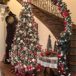 Decorator Delight! red white silver christmas decor