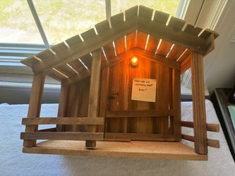 Manger With Working Light