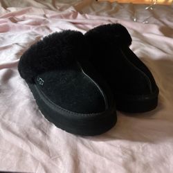 Ugg Slippers Size W7