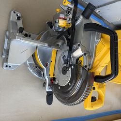 Dewalt 10” double bevel compound miter saw (Tool-Only)