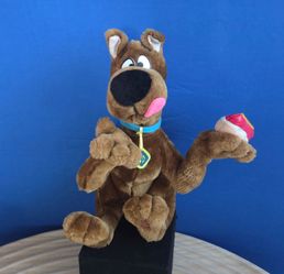 Vintage 1998 Cartoon Network Scooby-Doo 12" Plush with hotdog