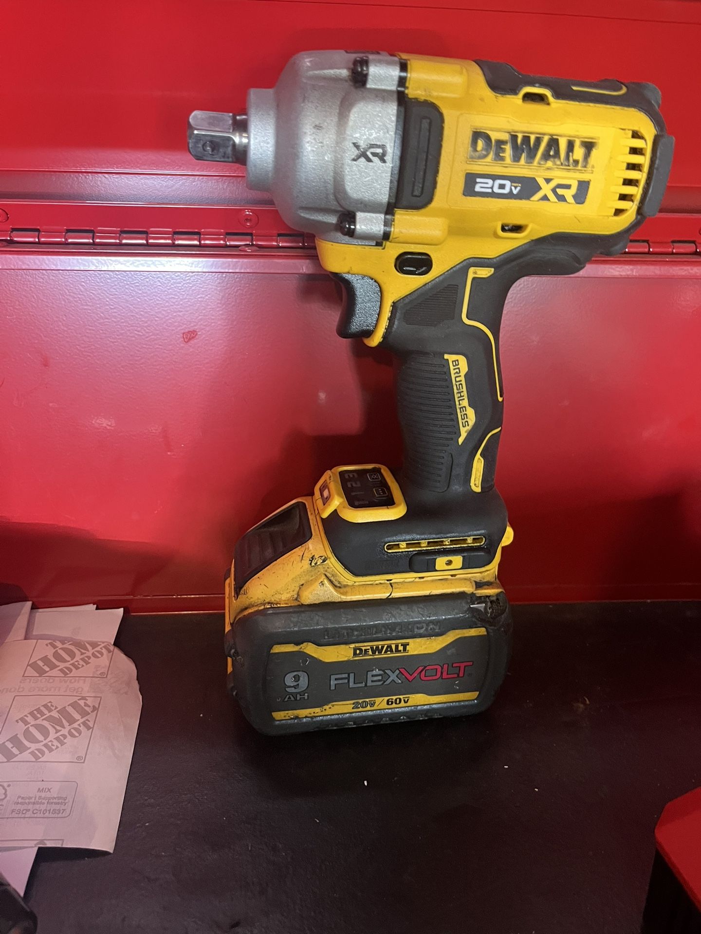 DEWALT - 20V MAX XR Cordless 1/2 in.impact wrench