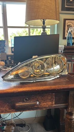 2005-06 Toyota Camry Headlight Assemblies