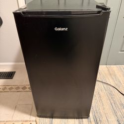 Galanz Mini Fridge 3.3 cu. ft.