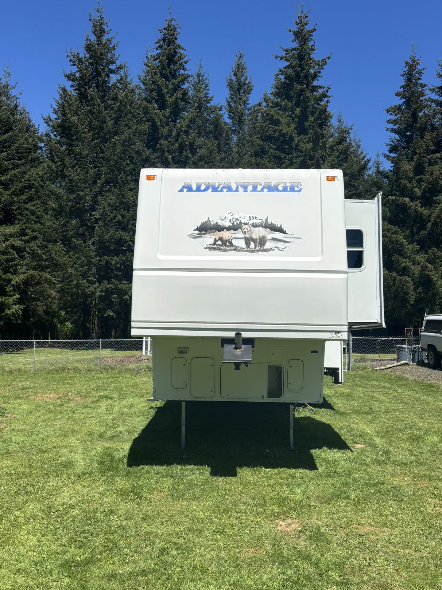 2007 Advantage 5th Wheel by Fleetwood