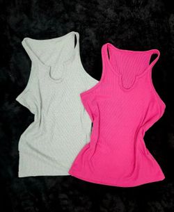 ✅️ Sleeveless Shirts 2pc Tank Tops• Size S• Great Condition• $10firm