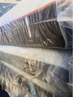 Queen Tempurpedic ProAdapt Firm Mattress