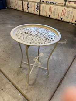 Folding side table