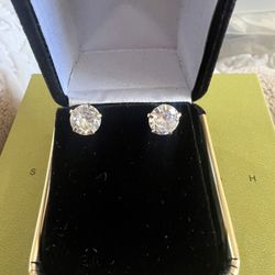 14K  GOLD AND ZIRCONIAS STUDS 